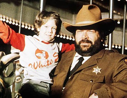 36 Jahre später: So sieht Bud Spencers außerirdischer Freund H7-25 heute aus BS