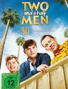 Two and a Half Men - Die komplette zehnte Staffel (3 Discs) Poster