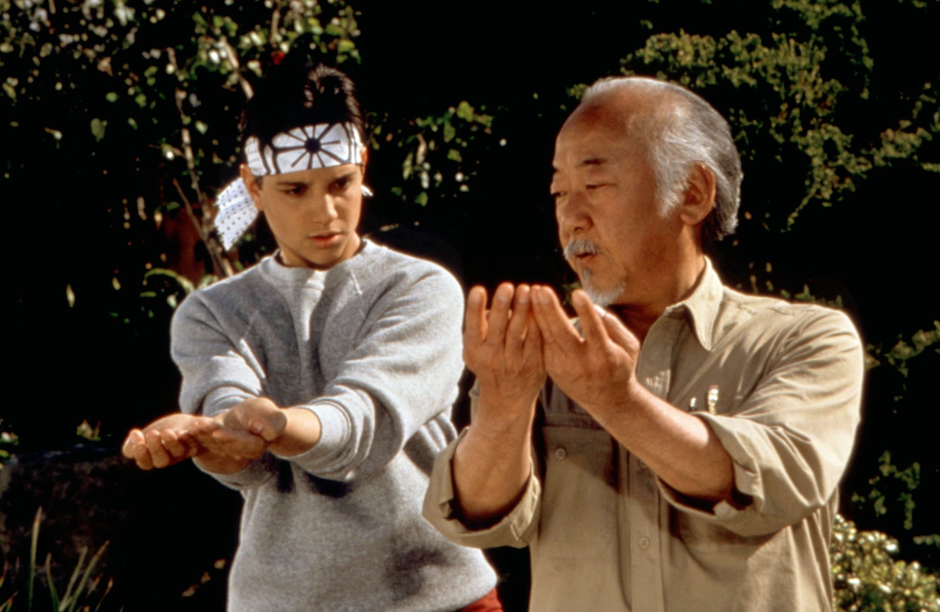 42 Jahre später: Das wurde aus den Stars aus „Karate Kid“ & so sehen sie heute aus