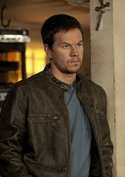 Neues Bild: Mark Wahlberg rockt sein „Uncharted”-Outfit