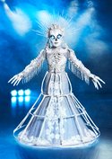 „The Masked Singer“: Skelett gewinnt – Sarah Lombardi ist im Kostüm