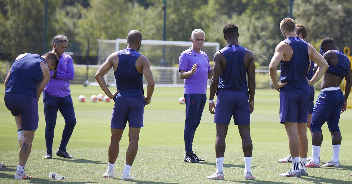 All or Nothing: Tottenham Hotspur · Serie im Stream online ansehen