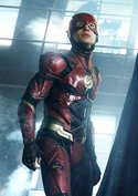 DC-Film mit doppeltem Batman entkommt der Produktionshölle: Set-Bild feiert „The Flash“-Start