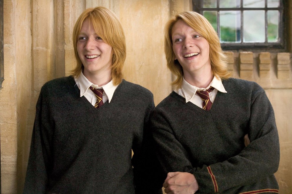Fred und George Weasley in „Harry Potter und der Feuerkelch“.