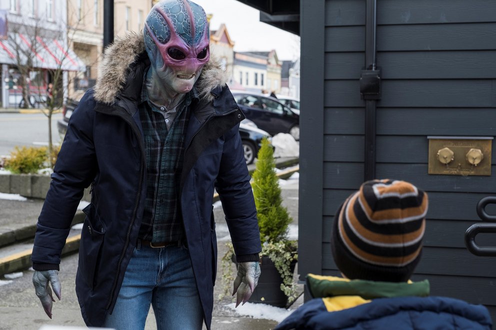 „Resident Alien“ Staffel 2 startet bald in Deutschland Sendetermine, Cast und Handlung