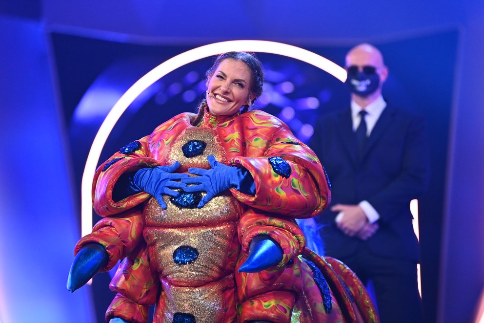 Alexanders Klaws Wins As Mulli Muller All Costume Revelations In The Final Kino De