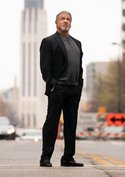 Härteste Arbeit seines Lebens: Sylvester Stallone teilt als Mafioso im „Tulsa King“-Trailer aus