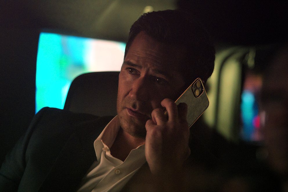 „The Lincoln Lawyer“ Staffel 3 auf Netflix gestartet das ist das Buch zur Handlung