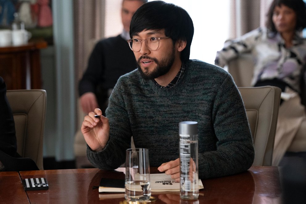 Jin Ha spielte in „Only Murders in the Building“ Staffel 4 eine Doppelrolle