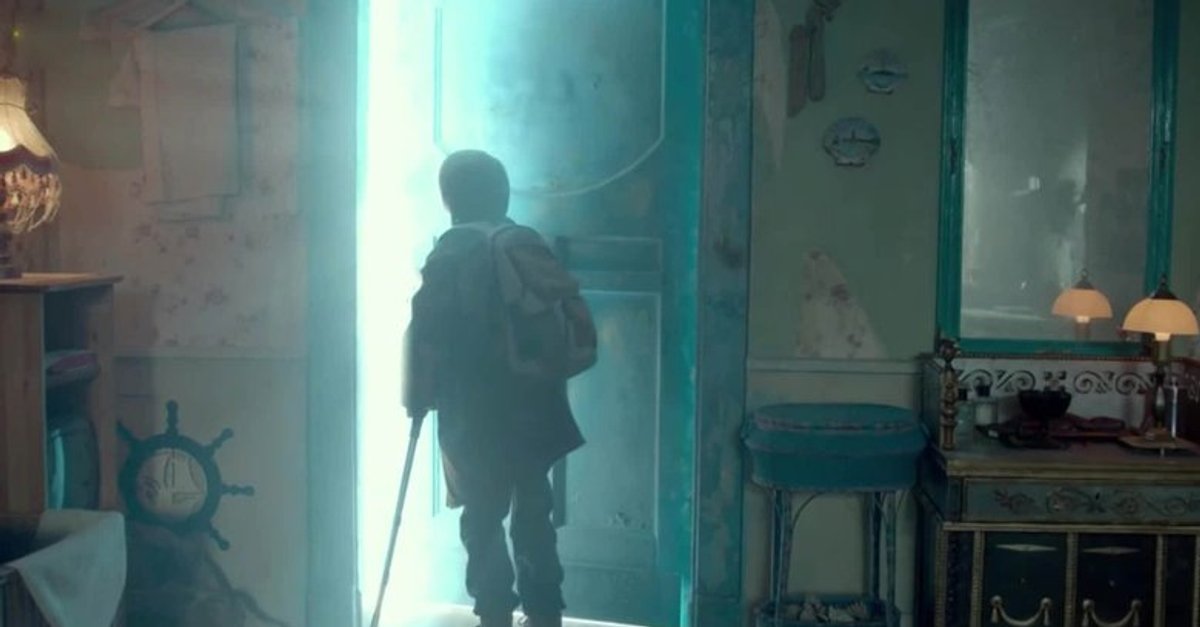 Za niebieskimi drzwiami · Film 2017 · Trailer · Kritik