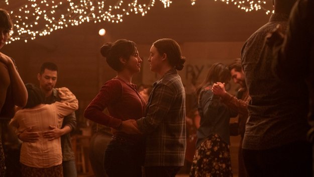 Dina aus „The Last of Us“: Deshalb kommt euch die Schauspielerin von Ellies Schwarm so bekannt vor
