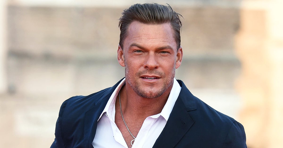 „Reacher“-Star Alan Ritchson kämpft sich bald durch ein neues Action-Abenteuer abseits der Amazon-Serie