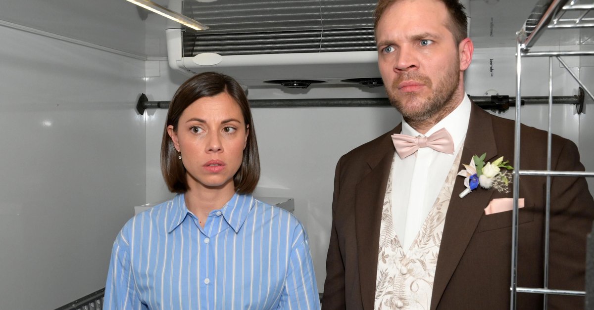 Toni findet Erik mit Matilda im Arm