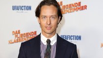 Tom Schilling: So sah der Schauspieler aus „Der Pfau“ früher aus